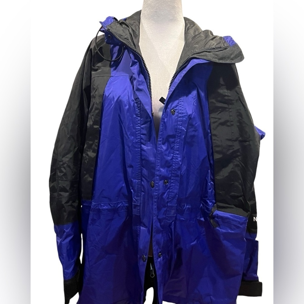 The North Face Vintage Gore-Tex Mountain Guide Jacket  women's blue Waterproof